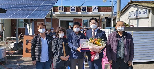 화성시의회 최청환 의원, 마을 사각지대 민원 해결 공로로 감사패 받아 