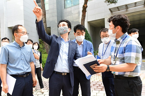 서철모 화성시장, 경비실 미니태양광 보급 시법사업 현장 방문