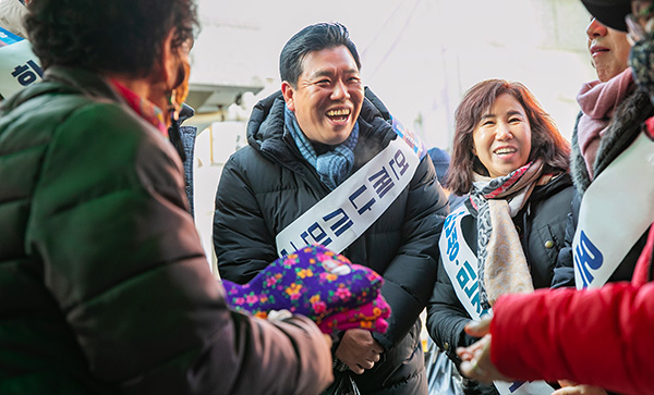 화성시의회 김경희 의장, 설 맞이 사회복지시설 및 전통시장 방문