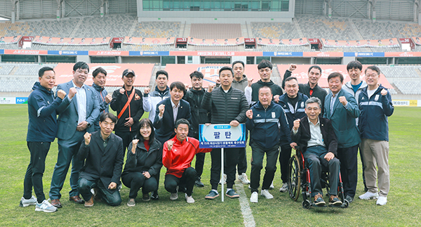 화성시의회, 제15회 화성시장기 생활체육 축구대회 참가선수 격려