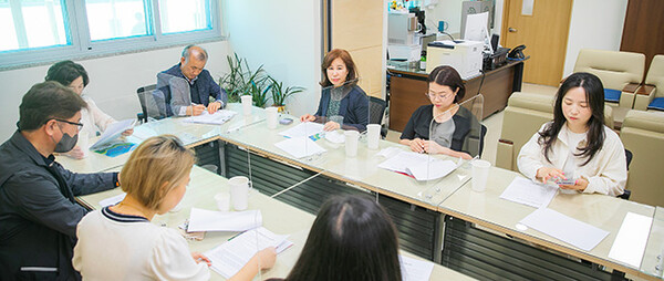 김경희 화성시의회 의장, 새솔동 지역 초등학교 급식 과밀 문제 고심