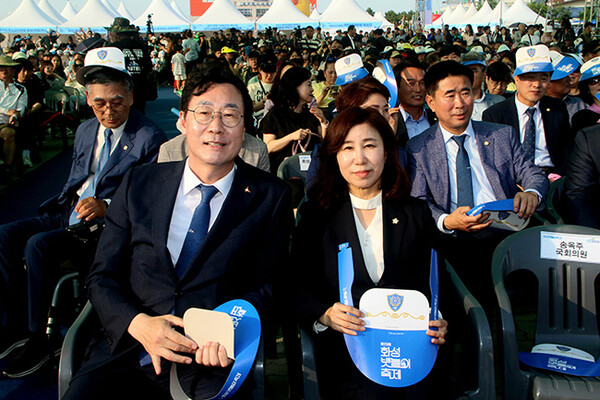 화성시, 9일부터 11일까지 전곡항 일대에서 개최된 '화성 뱃놀이 축제' 성료 