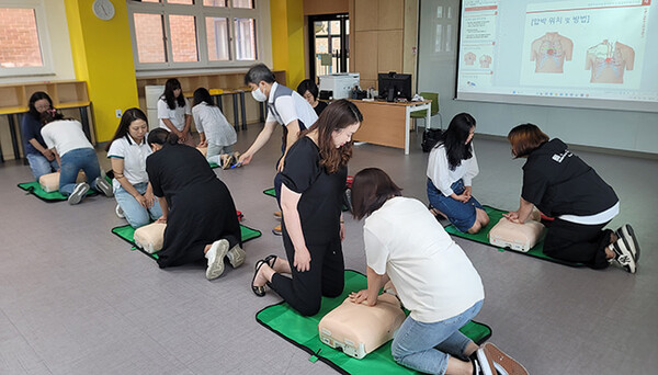 상봉초등학교, 학부모 대상 찾아가는 응급처치 교육 실시