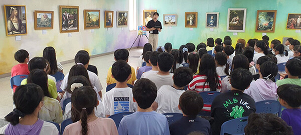 화성반월초, 감성이 꽃피는 학교 갤러리 운영