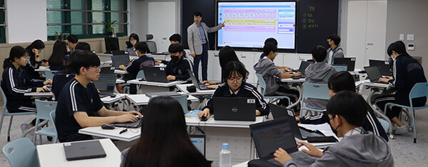 청림중, AI 리터러시 전용 교실 및 스마트 교실 구축을 통한 디지털 교육환경 제공